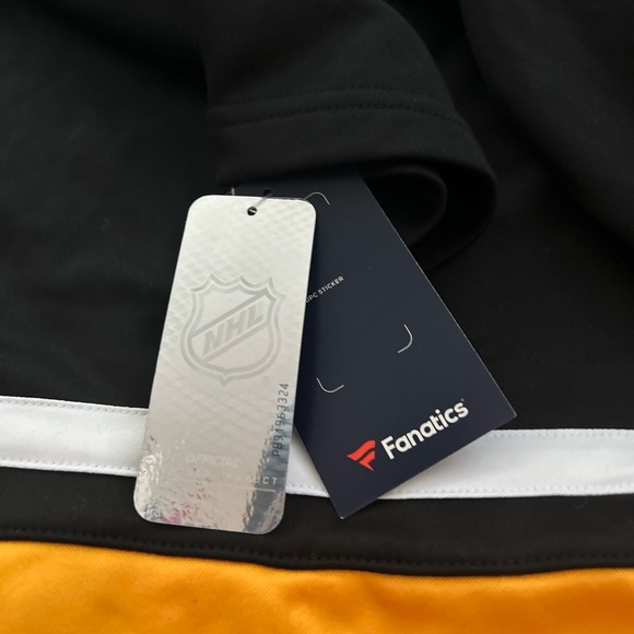🆕BRUINS PASTRNAK JERSEY HOODIE🔥 💰$157 US dollars OR $218 CDN dollars - Picture 7 of 9